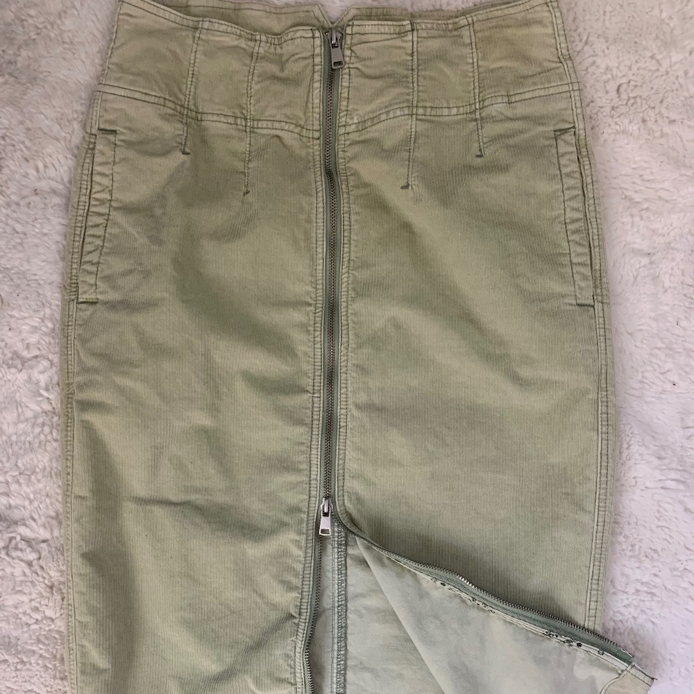 We The Free size 6 mint green corduroy midi skirt